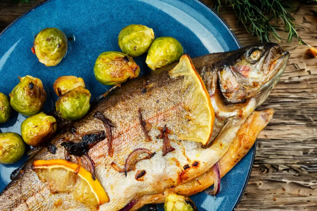 Truite fumée à chaud entière